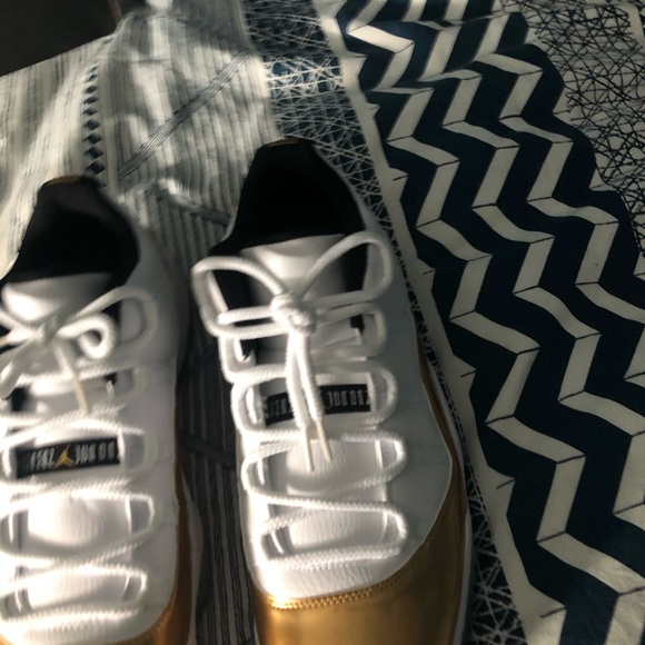 Jordan 11 low closing ceremonies DEADSTOCK - Picture 12 of 13